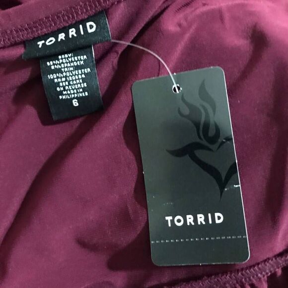 Torrid NWT Sexy Burgandy Top Size 6 ( 30 ) - Picture 8 of 8